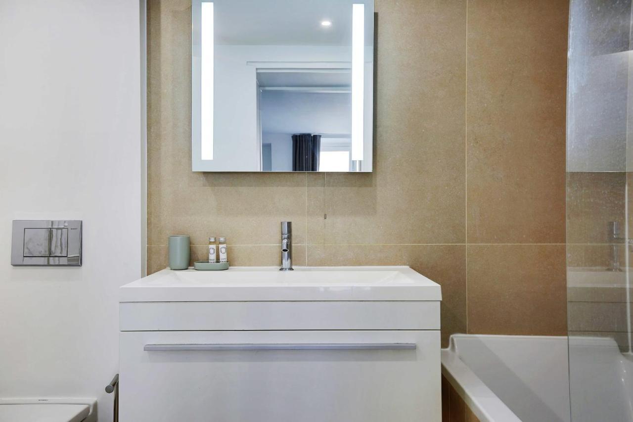 Elegant Apartment - 2Bd-6P - Avenue Montaigne Paris Luaran gambar