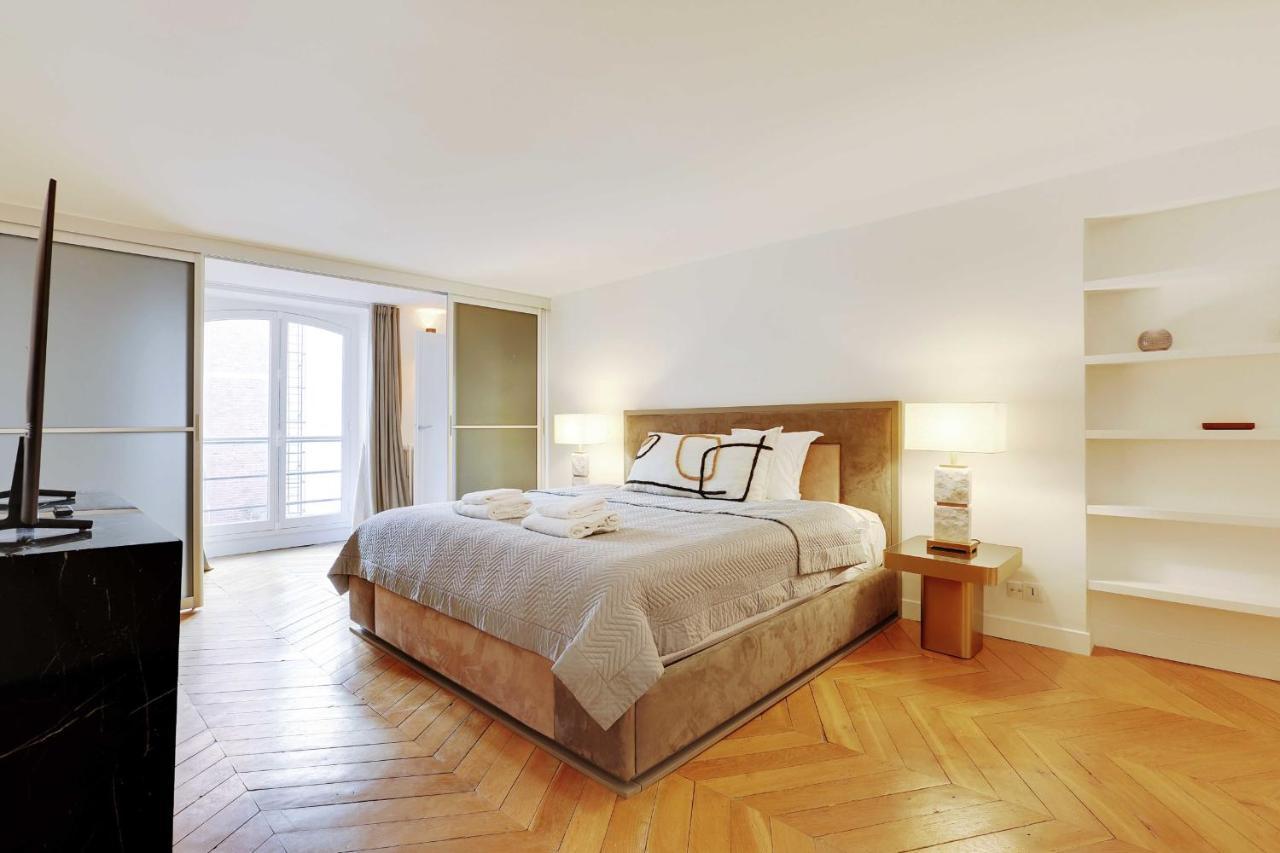 Elegant Apartment - 2Bd-6P - Avenue Montaigne Paris Luaran gambar