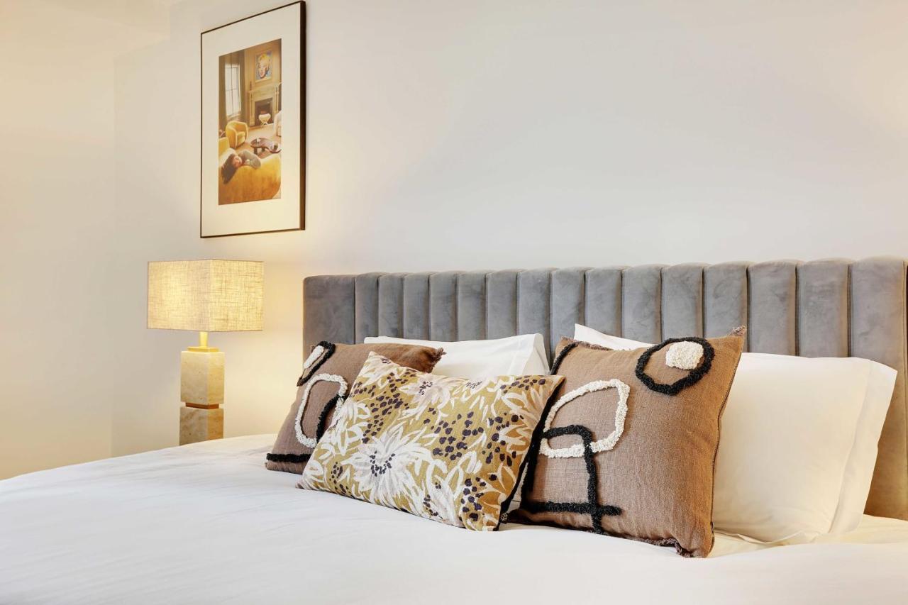 Elegant Apartment - 2Bd-6P - Avenue Montaigne Paris Luaran gambar