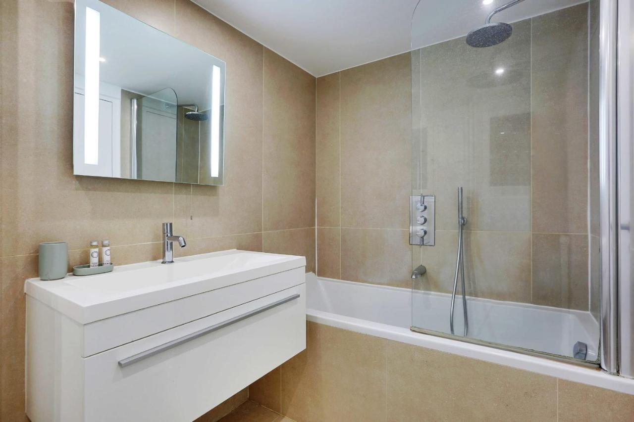 Elegant Apartment - 2Bd-6P - Avenue Montaigne Paris Luaran gambar