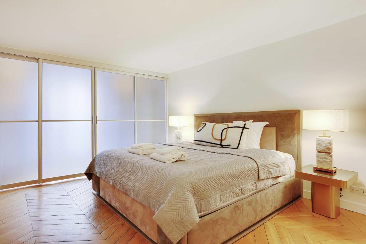 Elegant Apartment - 2Bd-6P - Avenue Montaigne Paris Luaran gambar