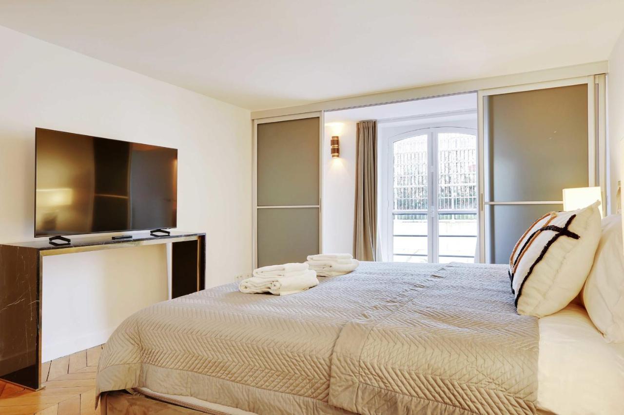 Elegant Apartment - 2Bd-6P - Avenue Montaigne Paris Luaran gambar